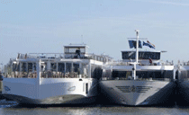 Rivier cruiseschepen Amsterdam - 21e eeuw